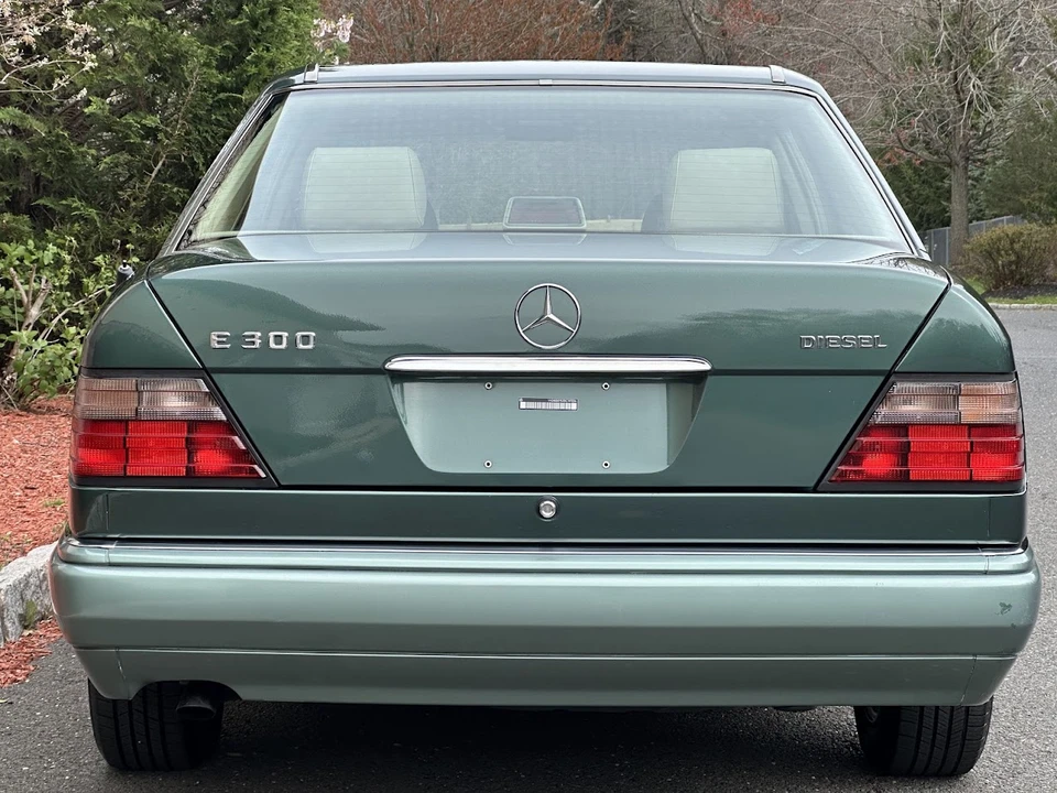 1995 Mercedes-Benz W124 E-Class - Image 12 of 31