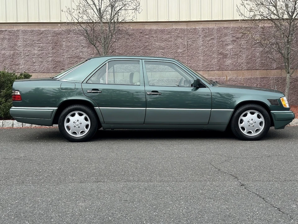 1995 Mercedes-Benz W124 E-Class - Image 9 of 31