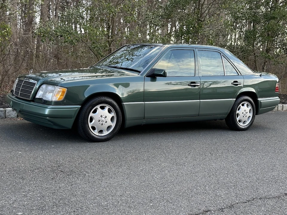 1995 Mercedes-Benz W124 E-Class - Image 2 of 31