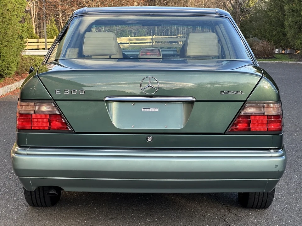1995 Mercedes-Benz W124 E-Class - Image 13 of 31