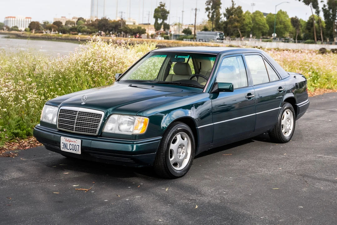 1995 Mercedes-Benz W124 E-Class - Image 2 of 31