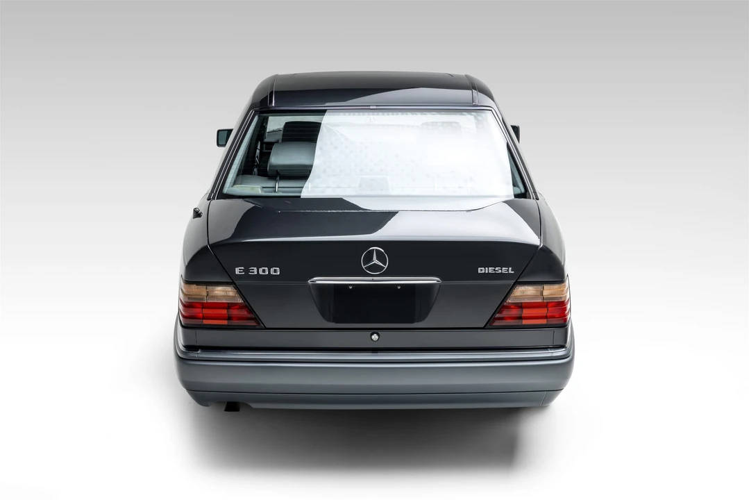 1995 Mercedes-Benz W124 E-Class - Image 12 of 31