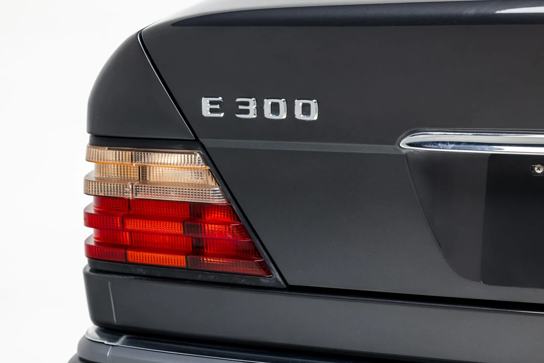 1995 Mercedes-Benz W124 E-Class - Image 23 of 31