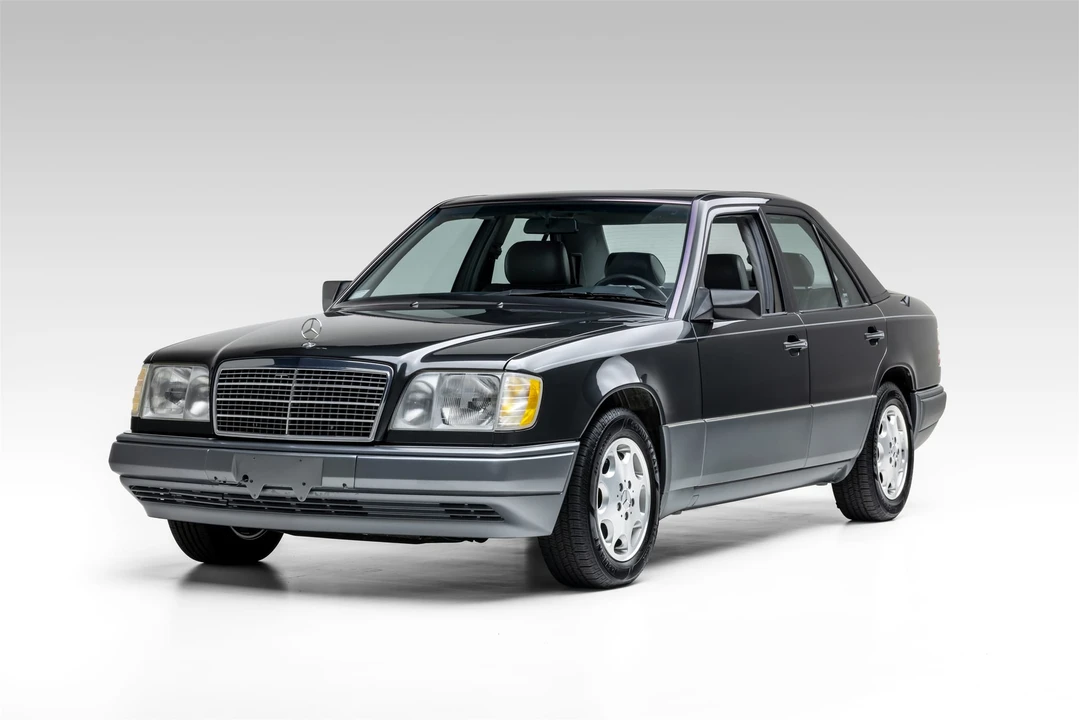 1995 Mercedes-Benz W124 E-Class - Image 2 of 31