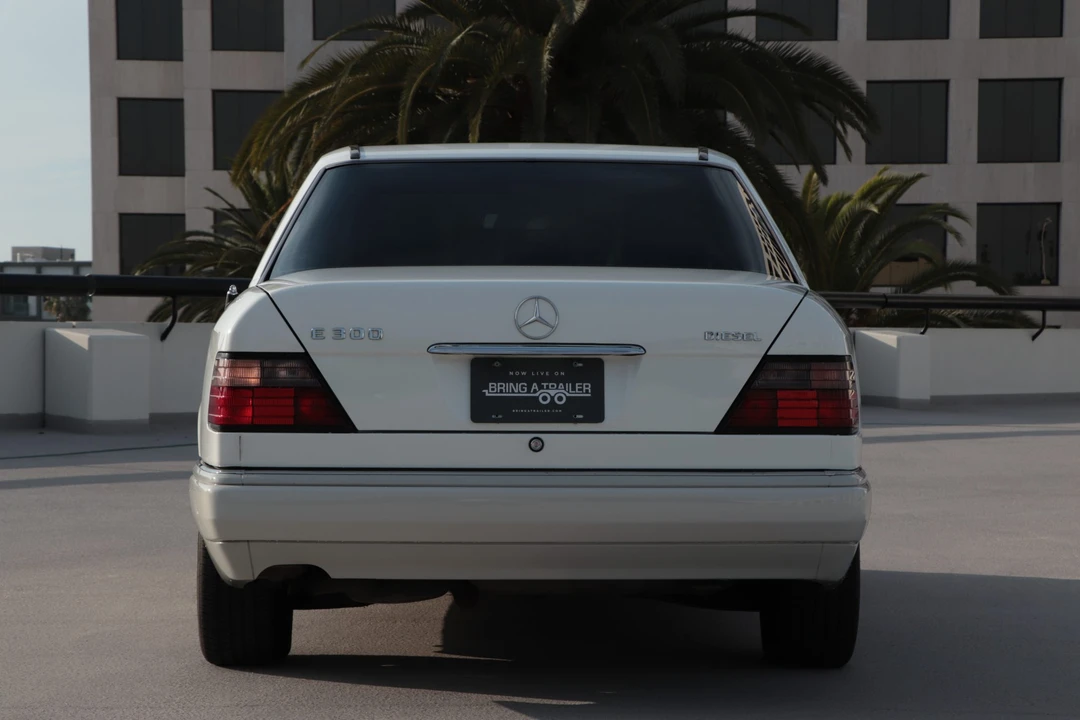 1995 Mercedes-Benz W124 E-Class - Image 9 of 31