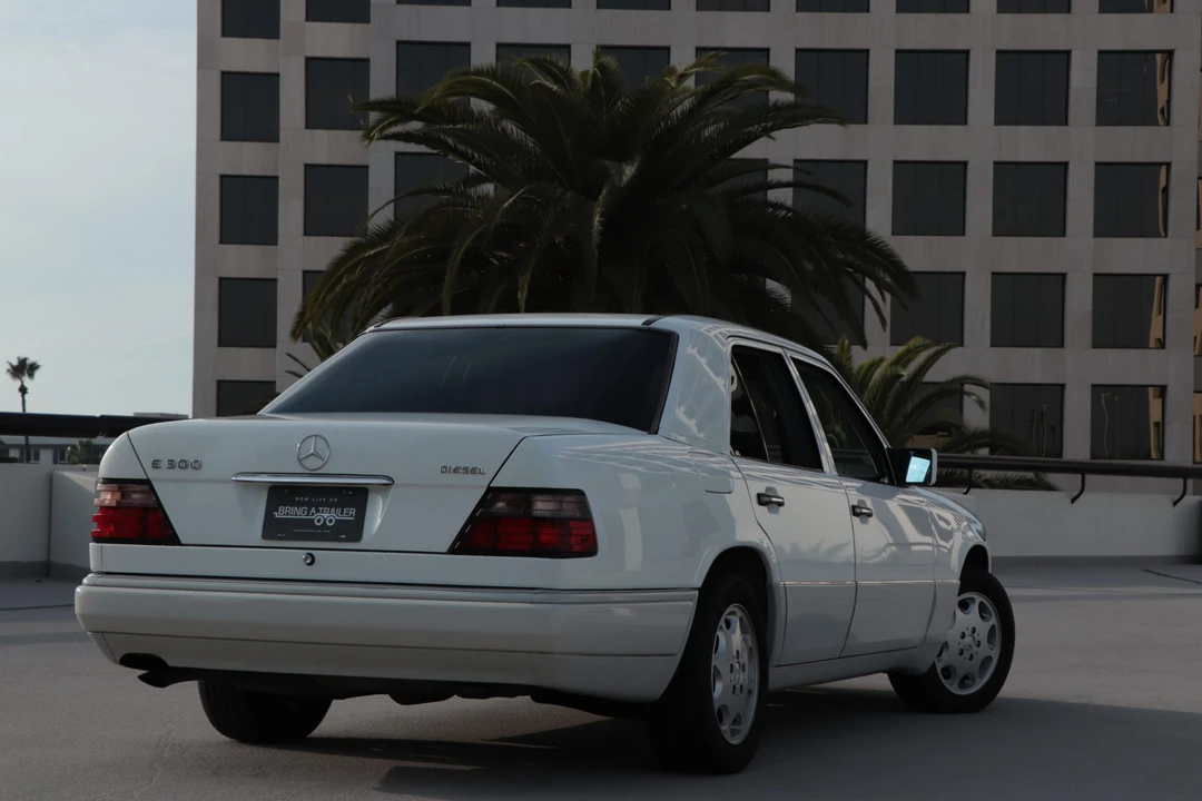 1995 Mercedes-Benz W124 E-Class - Image 8 of 31