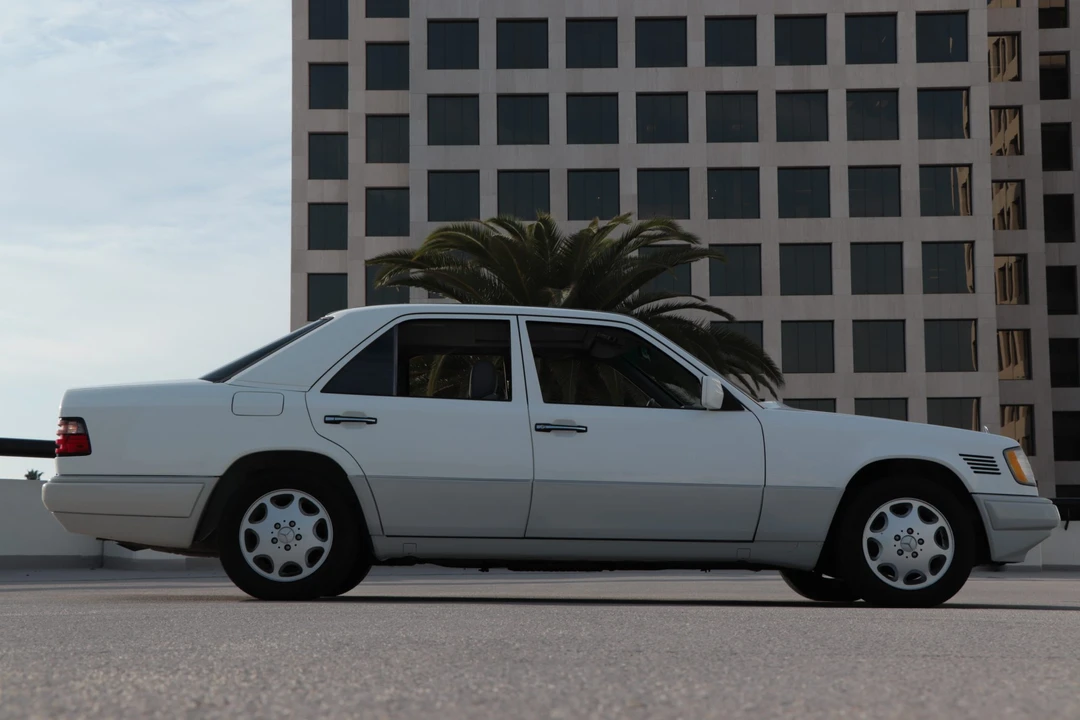 1995 Mercedes-Benz W124 E-Class - Image 6 of 31
