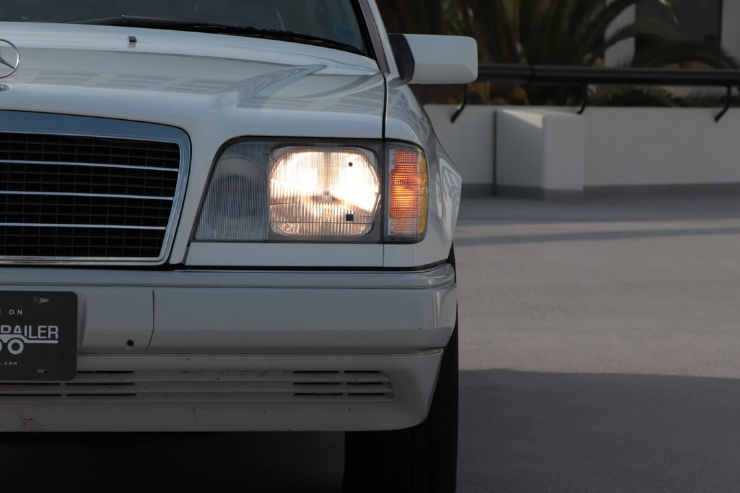 1995 Mercedes-Benz W124 E-Class - Image 18 of 31