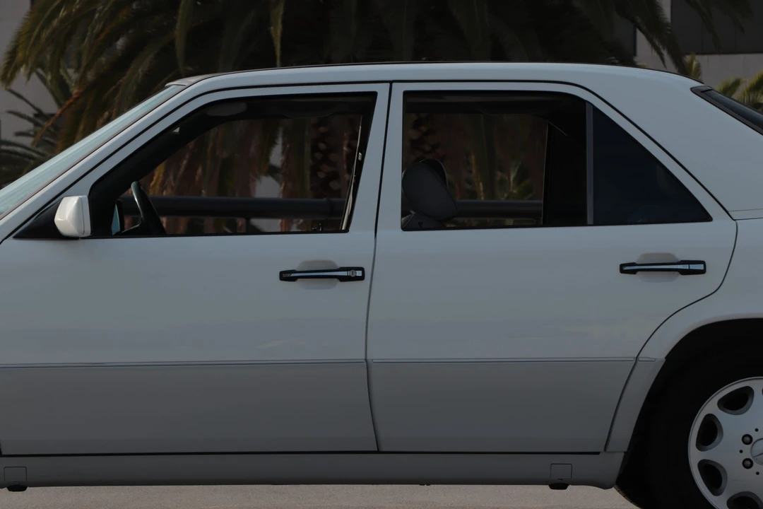 1995 Mercedes-Benz W124 E-Class - Image 25 of 31