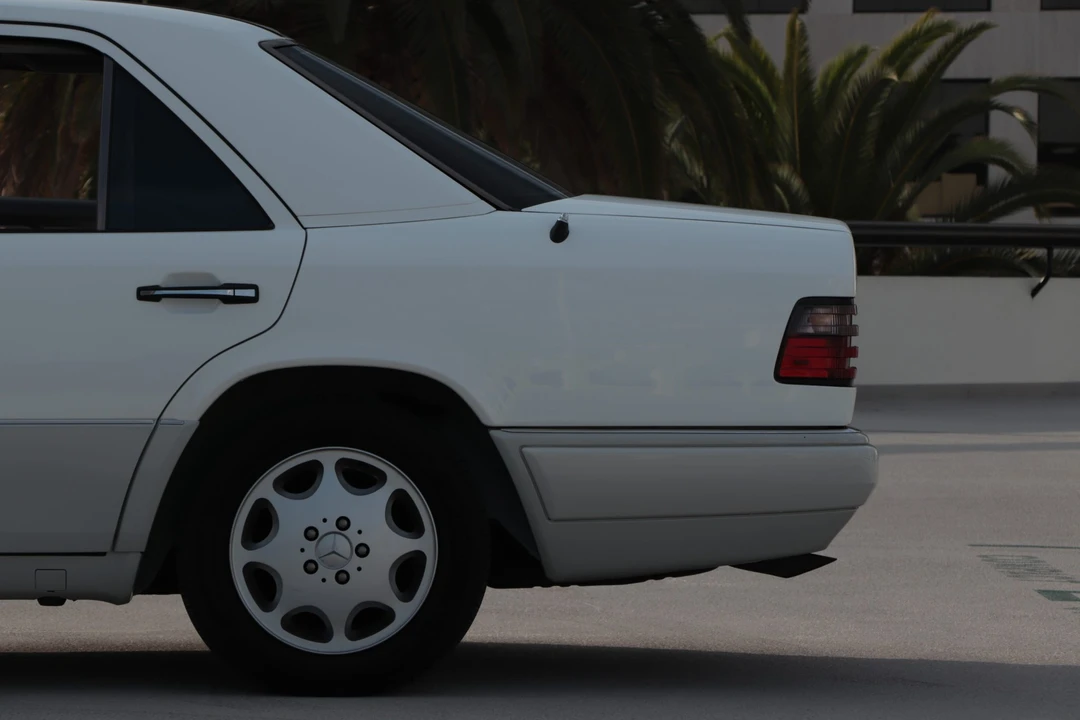 1995 Mercedes-Benz W124 E-Class - Image 27 of 31