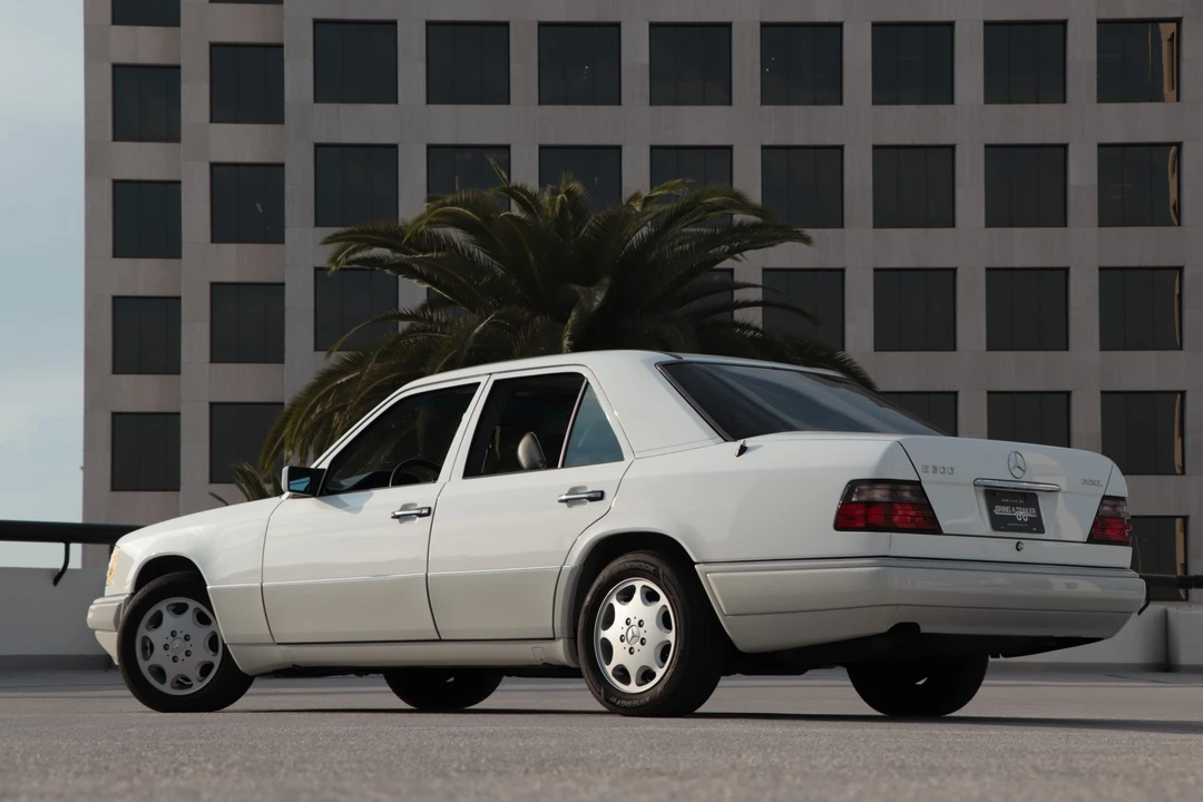 1995 Mercedes-Benz W124 E-Class - Image 10 of 31