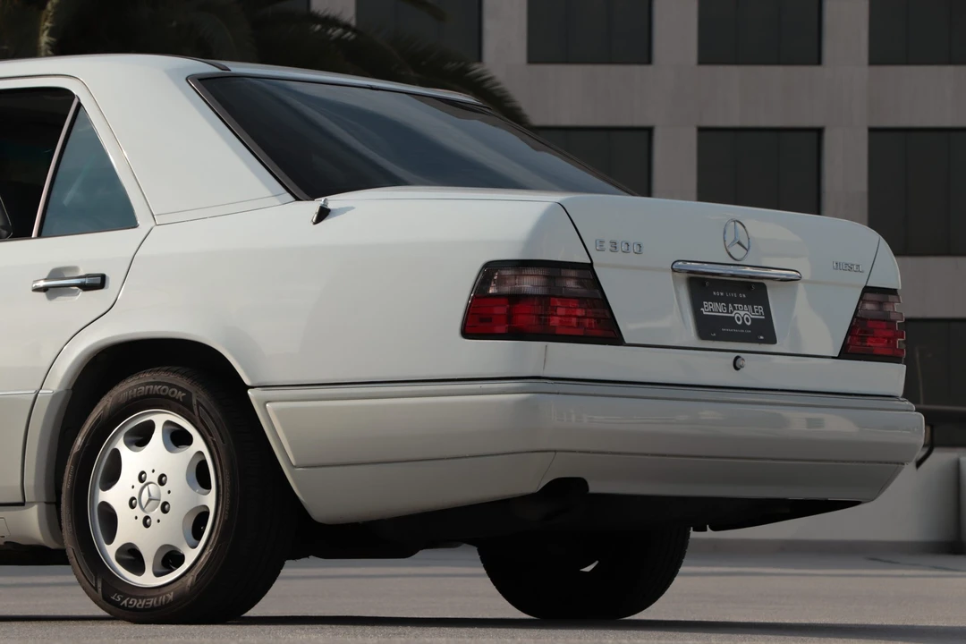 1995 Mercedes-Benz W124 E-Class - Image 28 of 31
