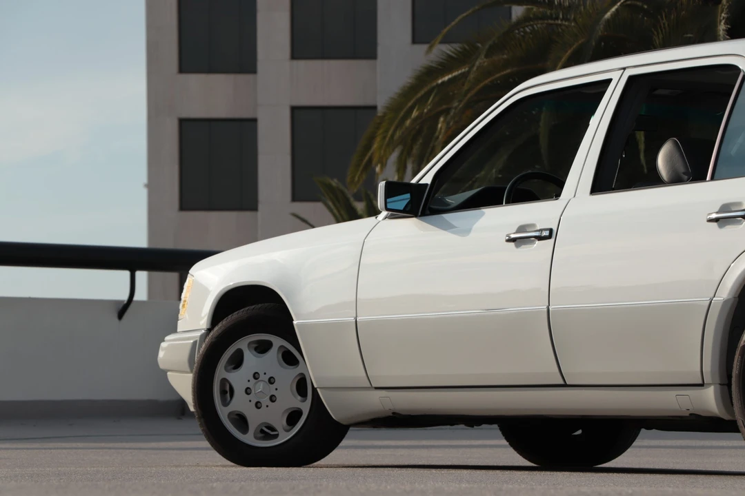 1995 Mercedes-Benz W124 E-Class - Image 24 of 31