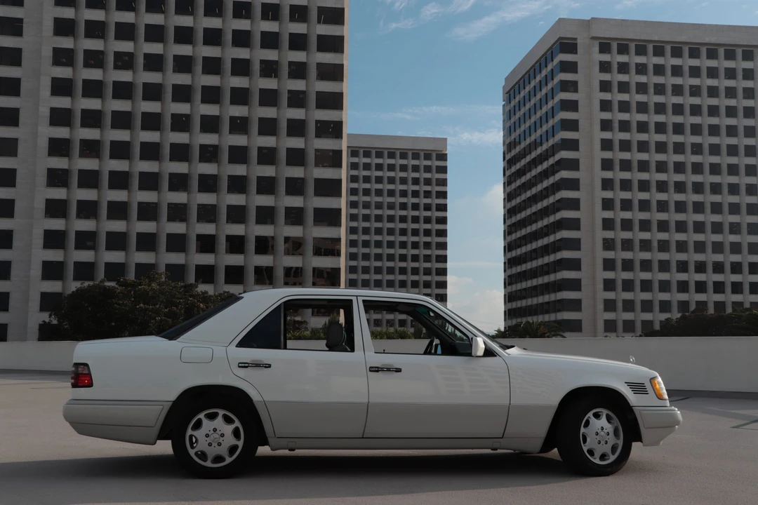 1995 Mercedes-Benz W124 E-Class - Image 7 of 31