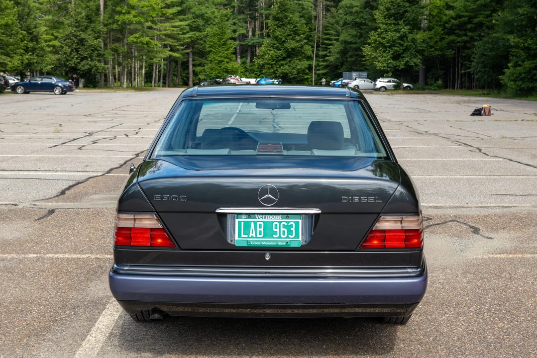1995 Mercedes-Benz W124 E-Class - Image 12 of 31