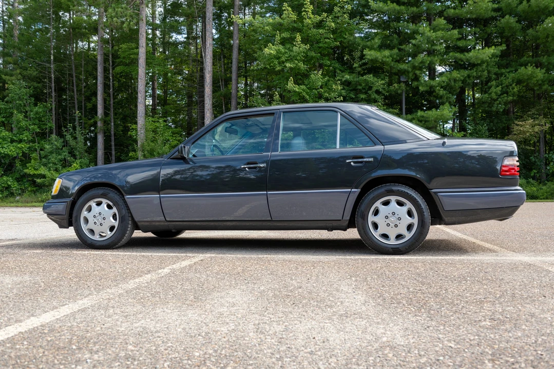 1995 Mercedes-Benz W124 E-Class - Image 16 of 31