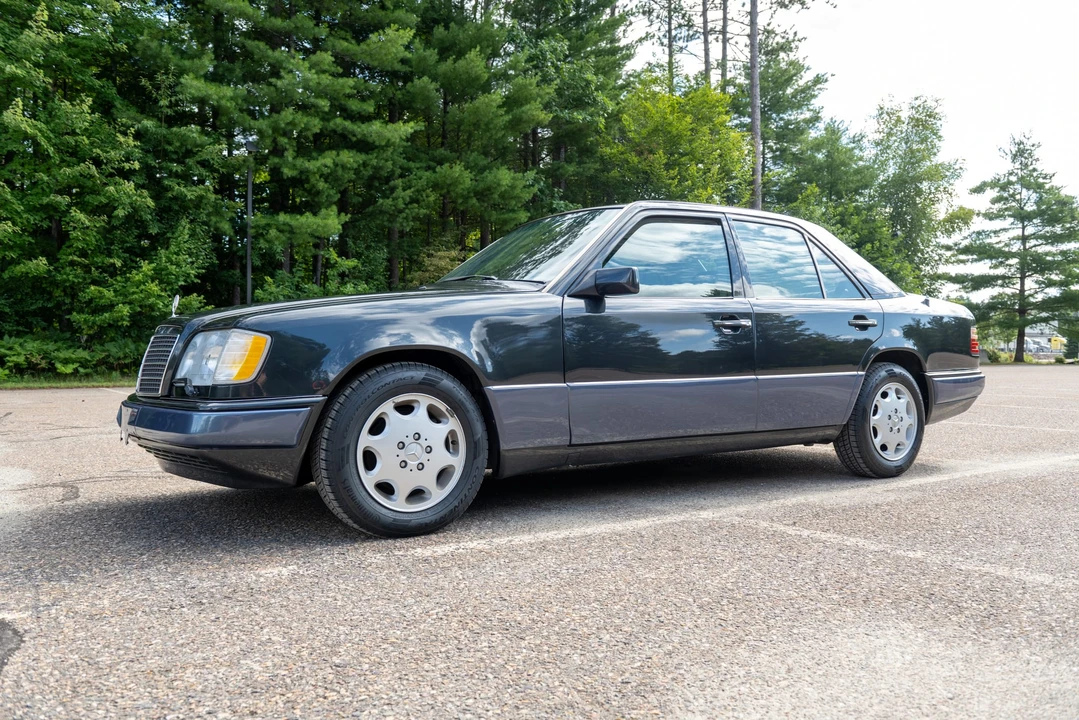 1995 Mercedes-Benz W124 E-Class - Image 2 of 31