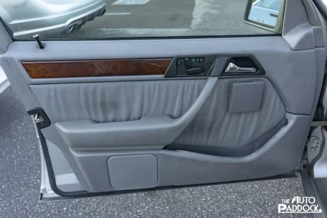 1995 Mercedes-Benz W124 E-Class - Image 10 of 21