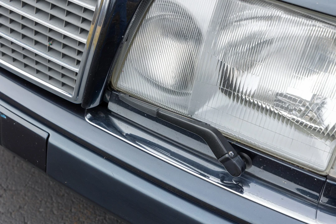 1995 Mercedes-Benz W124 E-Class - Image 17 of 31