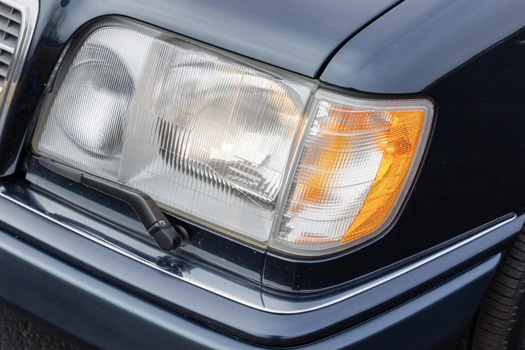 1995 Mercedes-Benz W124 E-Class - Image 15 of 31