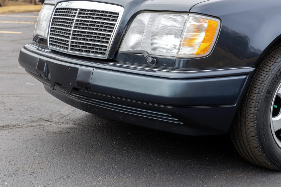1995 Mercedes-Benz W124 E-Class - Image 13 of 31
