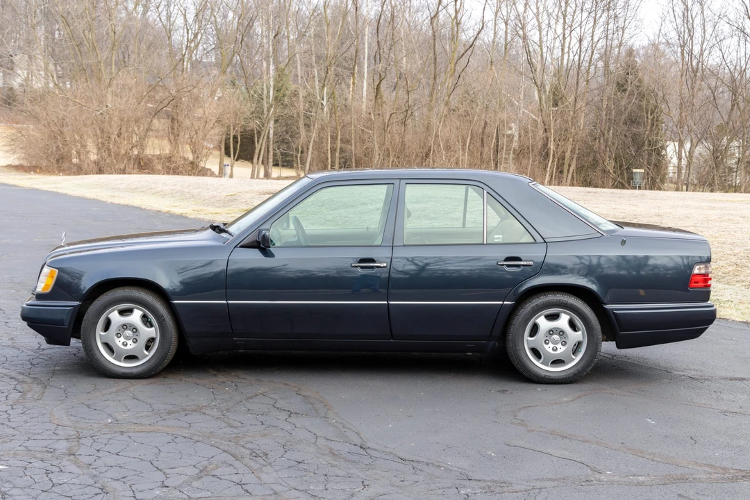 1995 Mercedes-Benz W124 E-Class - Image 4 of 31