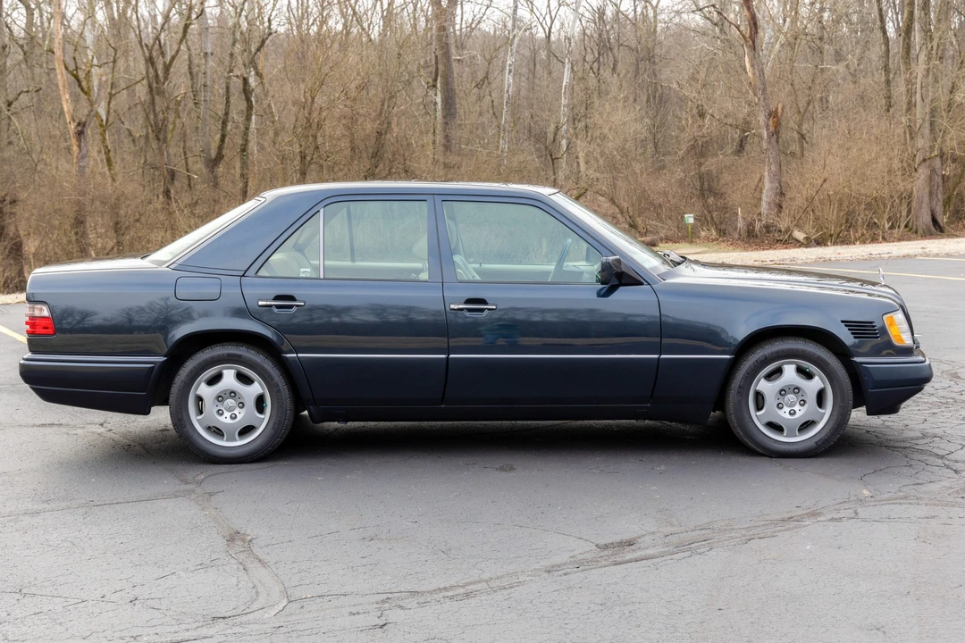 1995 Mercedes-Benz W124 E-Class - Image 9 of 31