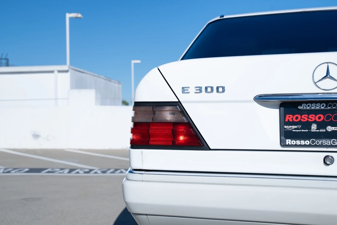 1995 Mercedes-Benz W124 E-Class - Image 13 of 21