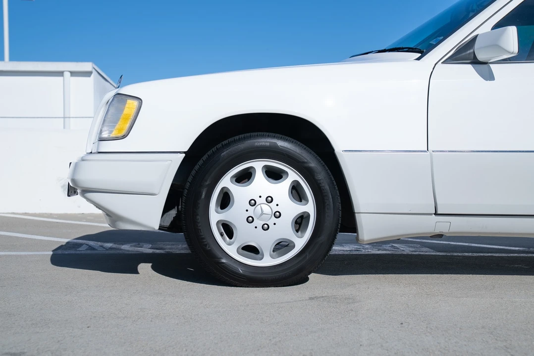 1995 Mercedes-Benz W124 E-Class - Image 7 of 21