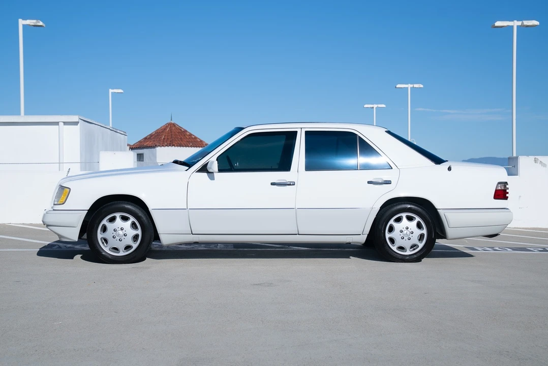 1995 Mercedes-Benz W124 E-Class - Image 5 of 21