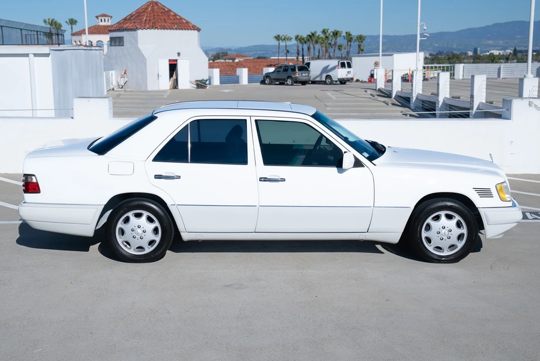 1995 Mercedes-Benz W124 E-Class - Image 18 of 21