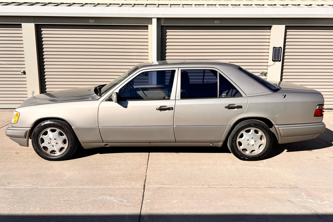 1995 Mercedes-Benz W124 E-Class - Image 3 of 31
