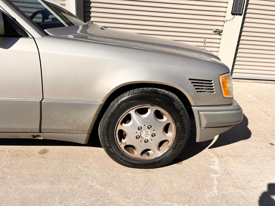 1995 Mercedes-Benz W124 E-Class - Image 28 of 31