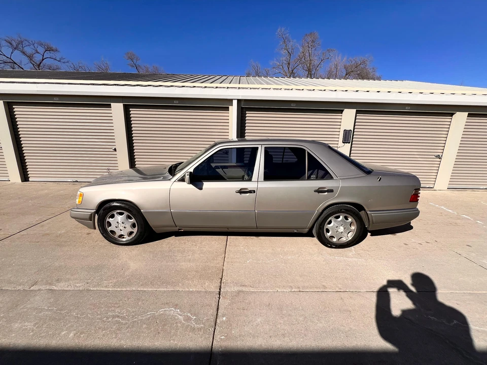 1995 Mercedes-Benz W124 E-Class - Image 8 of 31