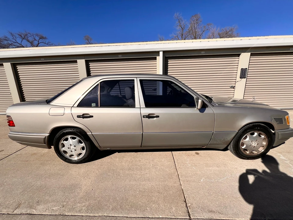 1995 Mercedes-Benz W124 E-Class - Image 12 of 31