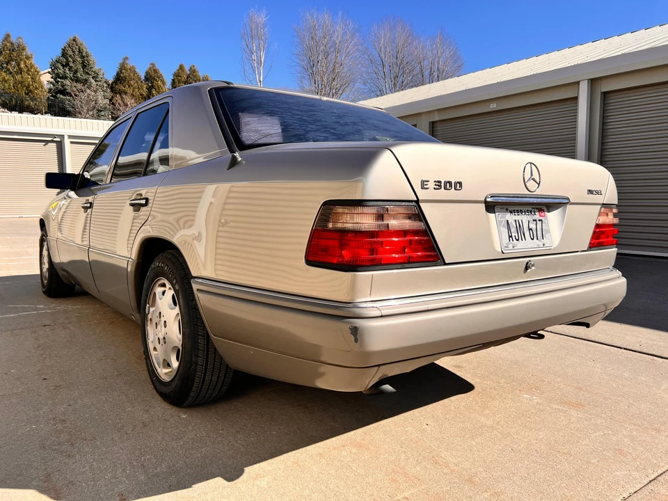 1995 Mercedes-Benz W124 E-Class - Image 10 of 31