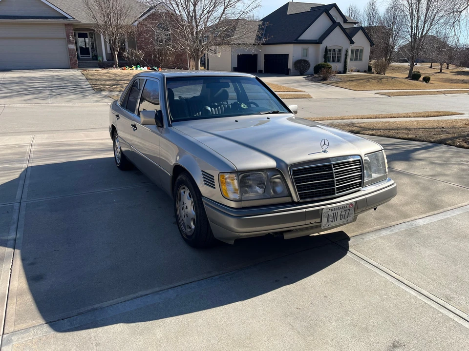 1995 Mercedes-Benz W124 E-Class - Image 20 of 31