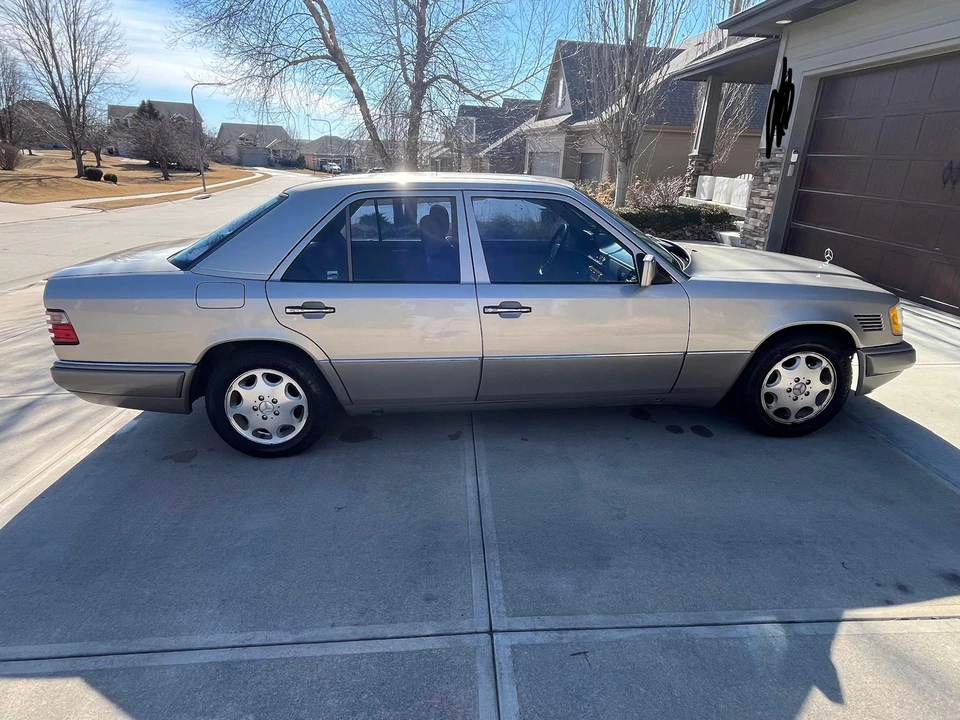 1995 Mercedes-Benz W124 E-Class - Image 19 of 31