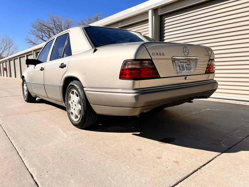 1995 Mercedes-Benz W124 E-Class - Image 9 of 31