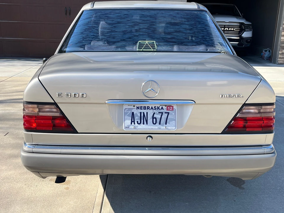 1995 Mercedes-Benz W124 E-Class - Image 17 of 31