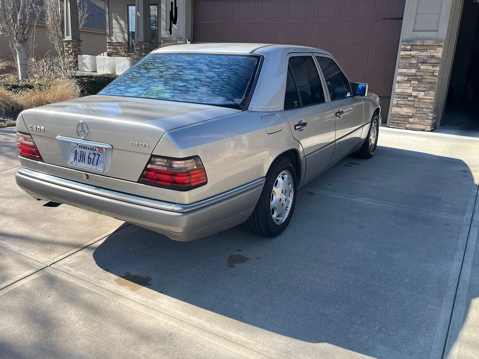 1995 Mercedes-Benz W124 E-Class - Image 18 of 31