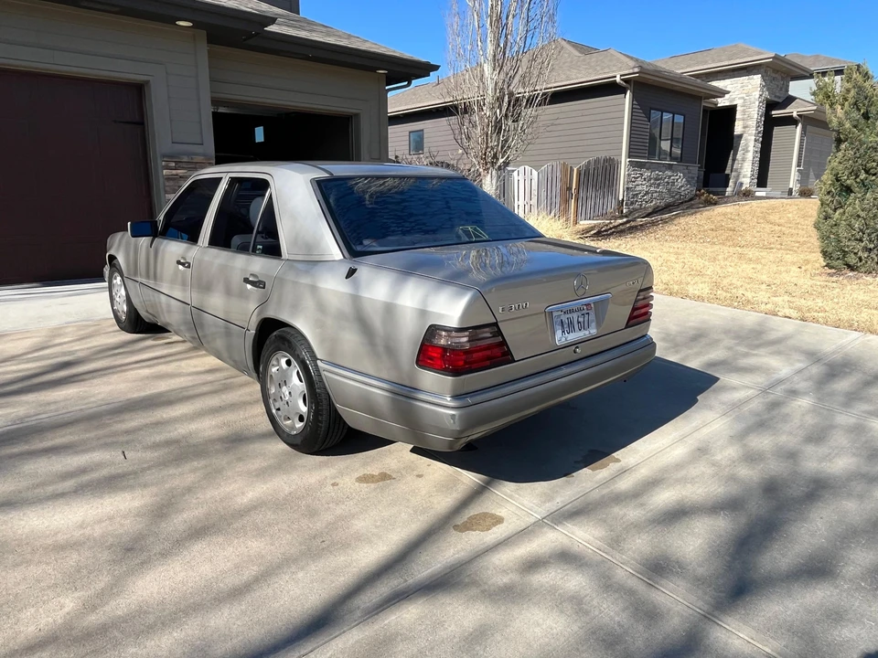1995 Mercedes-Benz W124 E-Class - Image 16 of 31