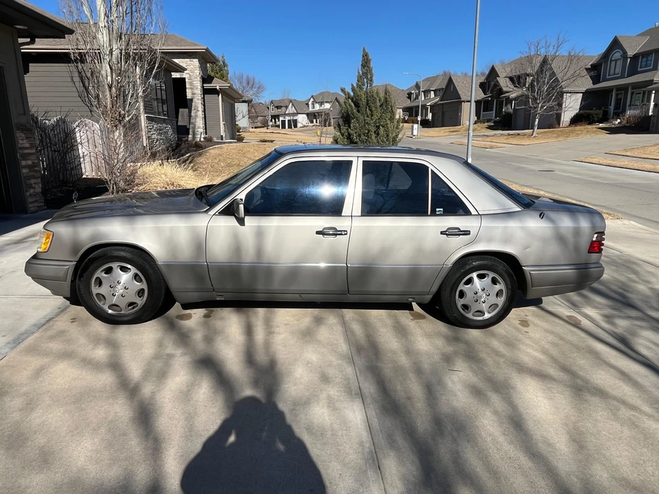 1995 Mercedes-Benz W124 E-Class - Image 15 of 31