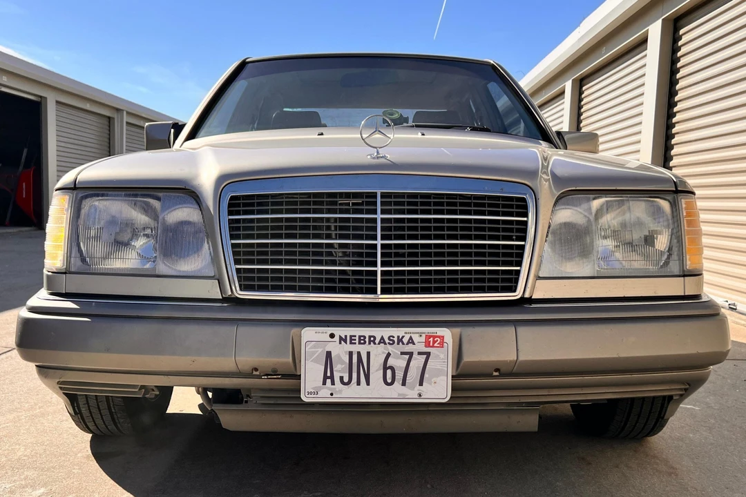 1995 Mercedes-Benz W124 E-Class - Image 2 of 31