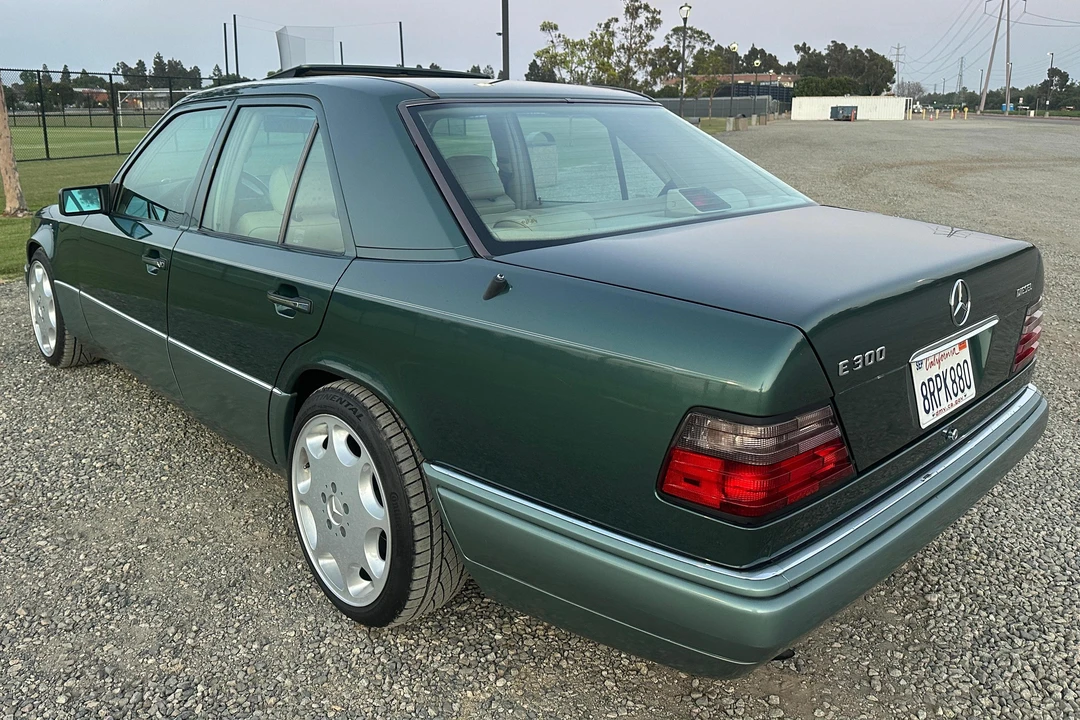 1995 Mercedes-Benz W124 E-Class - Image 4 of 31