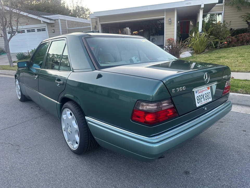 1995 Mercedes-Benz W124 E-Class - Image 10 of 31