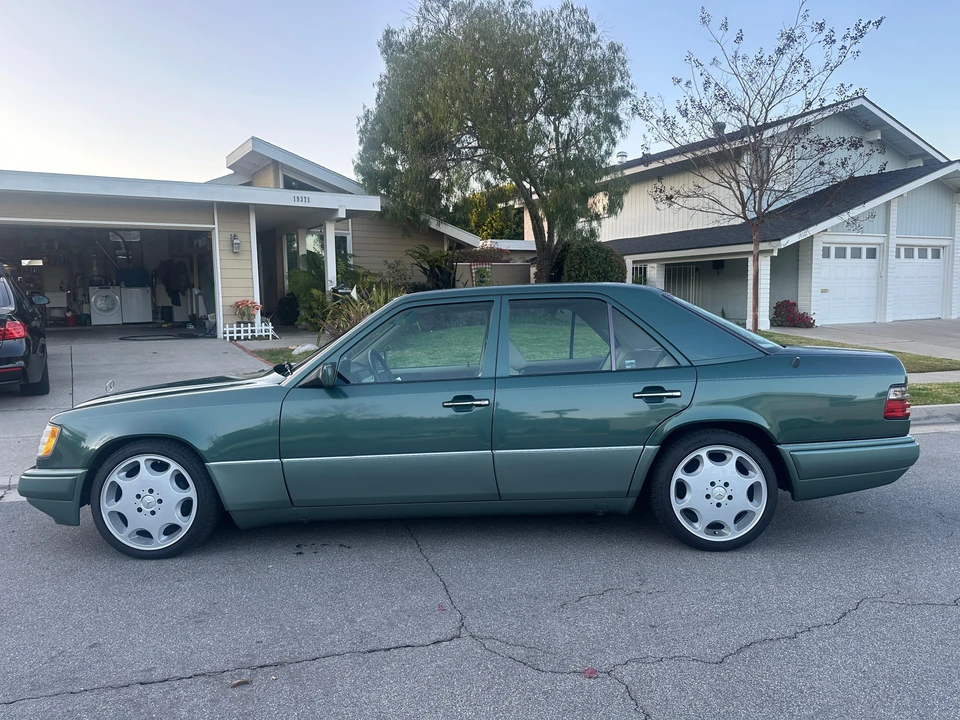 1995 Mercedes-Benz W124 E-Class - Image 9 of 31