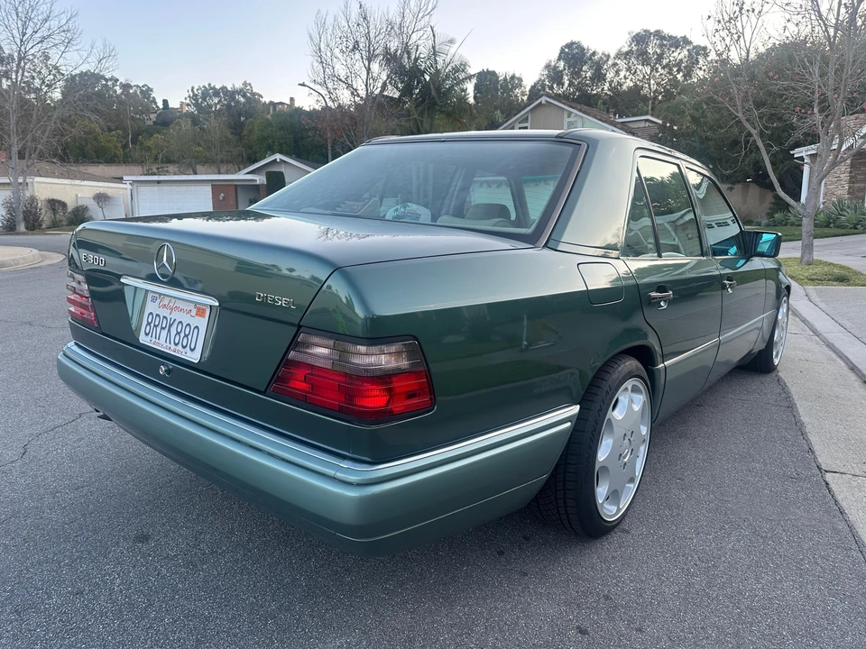 1995 Mercedes-Benz W124 E-Class - Image 13 of 31
