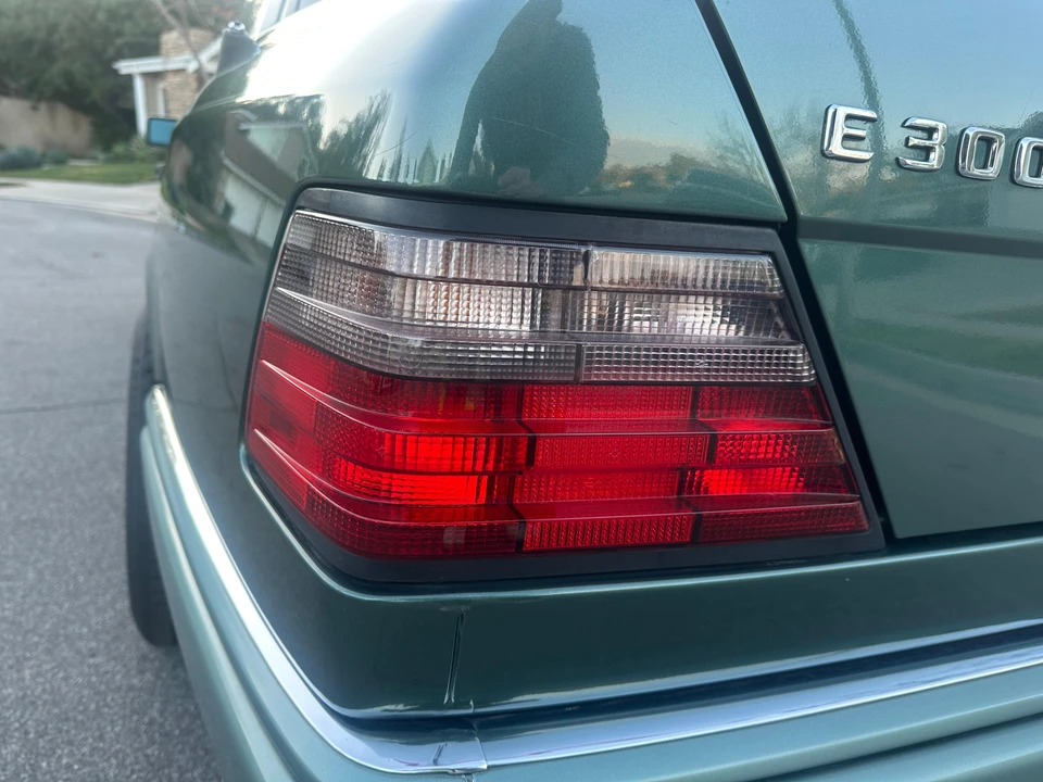 1995 Mercedes-Benz W124 E-Class - Image 27 of 31