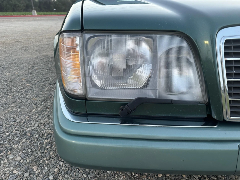 1995 Mercedes-Benz W124 E-Class - Image 18 of 31